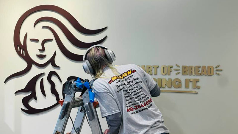 Graphic installations, graphic sign installation, sign installations, retail graphics, retail installations, retail graphic installations, graphic set up, window graphic installations, window graphics, digitally printed signs, digitally printed graphics